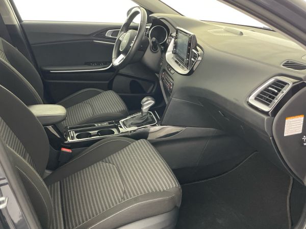 kia-xceed-2024-hibrido-1580cc