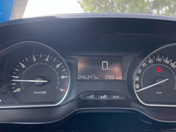 peugeot-208-2018-gasolina-1199cc