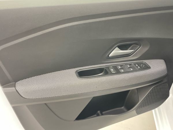 dacia-sandero-2023-gasolina-999cc