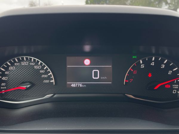peugeot-2008-2023-gasolina-1199cc