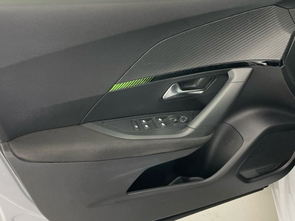 peugeot-2008-2023-gasolina-1199cc