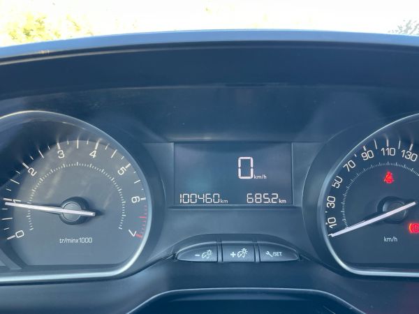 peugeot-208-2017-gasolina-1199cc