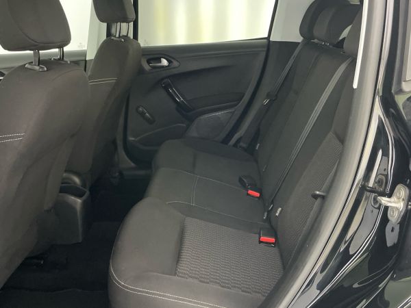 peugeot-208-2017-gasolina-1199cc