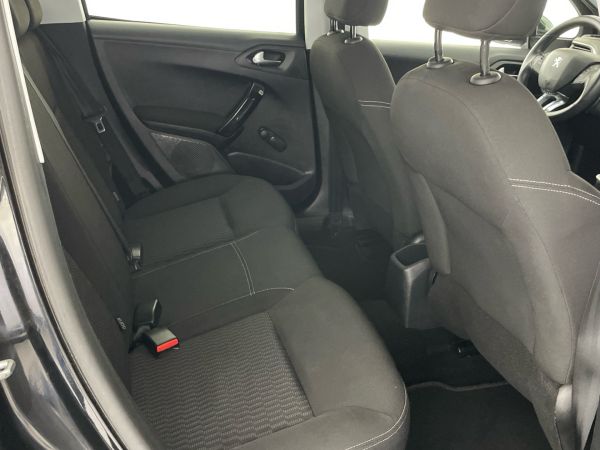 peugeot-208-2017-gasolina-1199cc