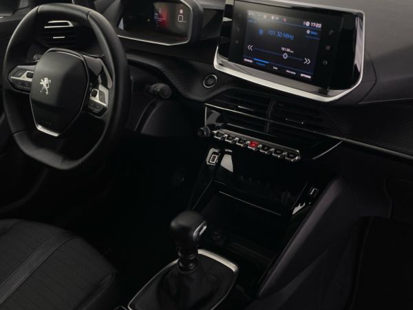 peugeot-2008-2021-gasolina-1199cc