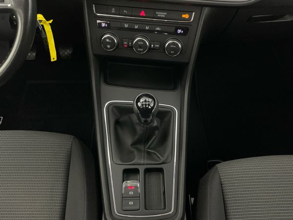 seat-leon-2019-diesel-1598cc