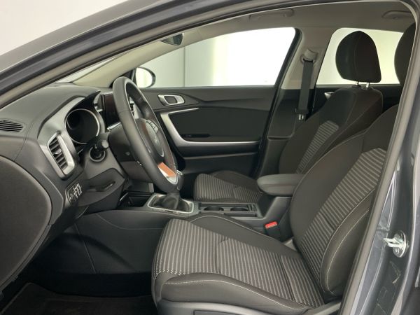kia-xceed-2024-gasolina-998cc