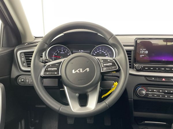 kia-xceed-2024-gasolina-998cc