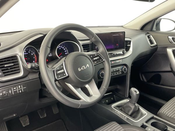 kia-xceed-2024-gasolina-998cc