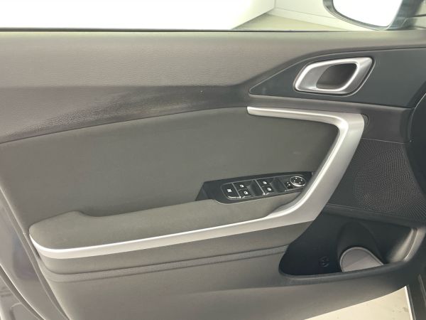 kia-xceed-2024-gasolina-998cc