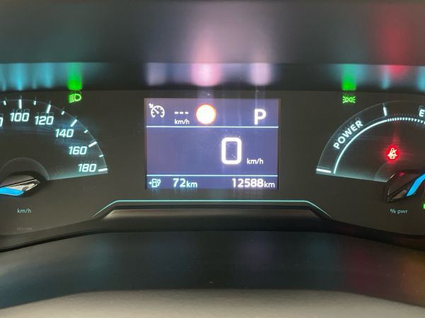 peugeot-2008-2025-eletrico-0cc