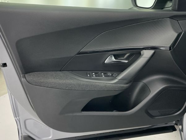 peugeot-2008-2025-eletrico-0cc