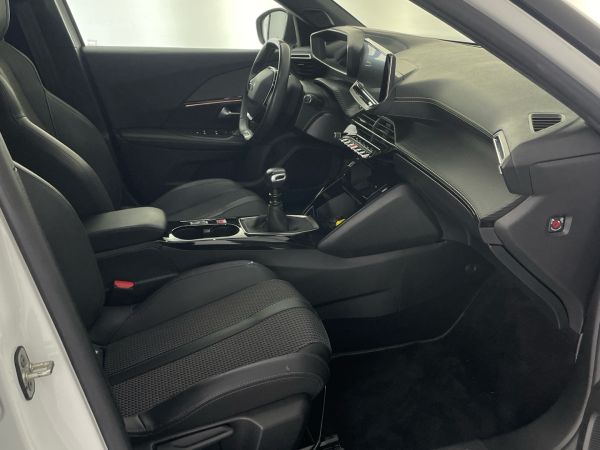 peugeot-2008-2021-gasolina-1199cc