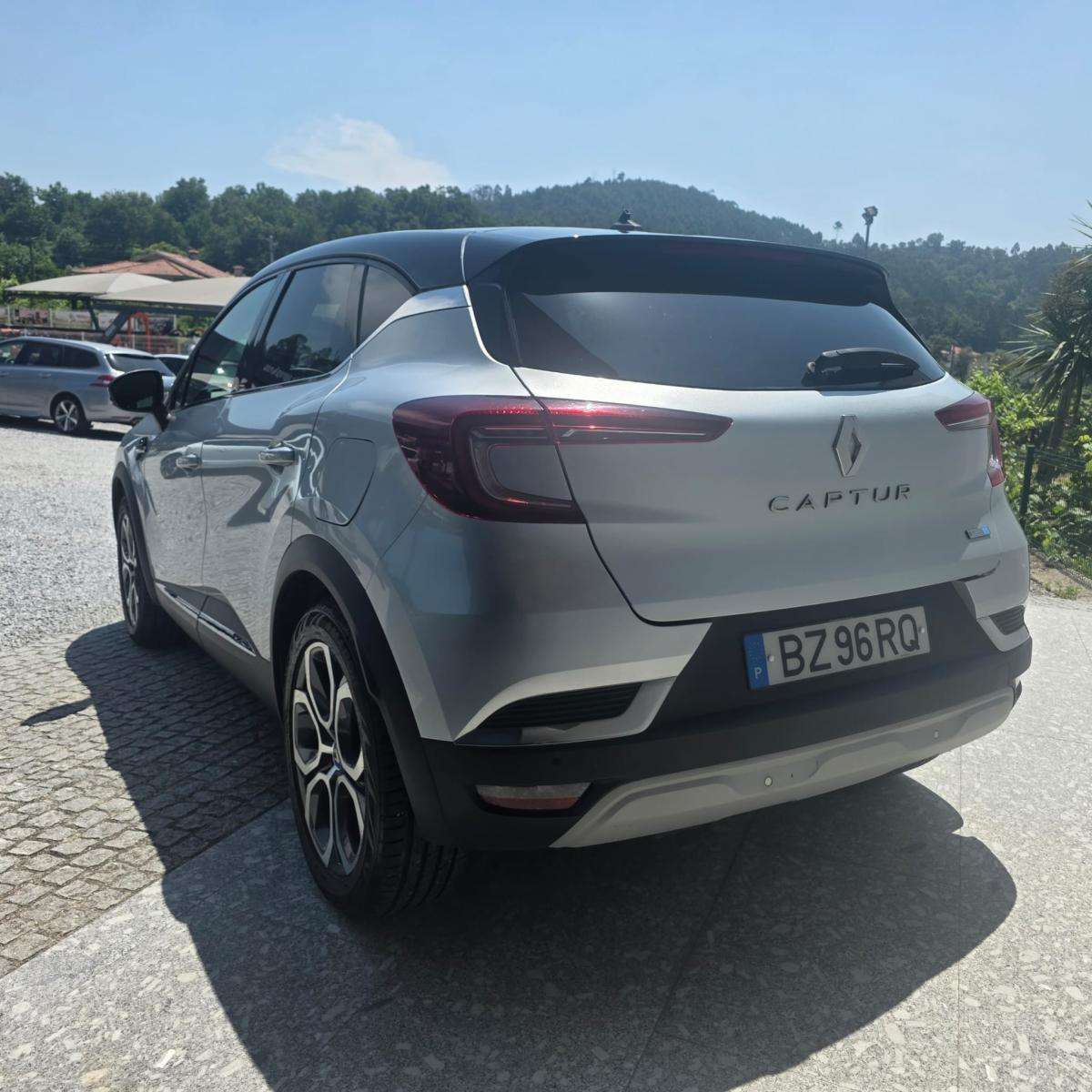 renault-captur-2021-hibrido-a-gasolina-1598cc