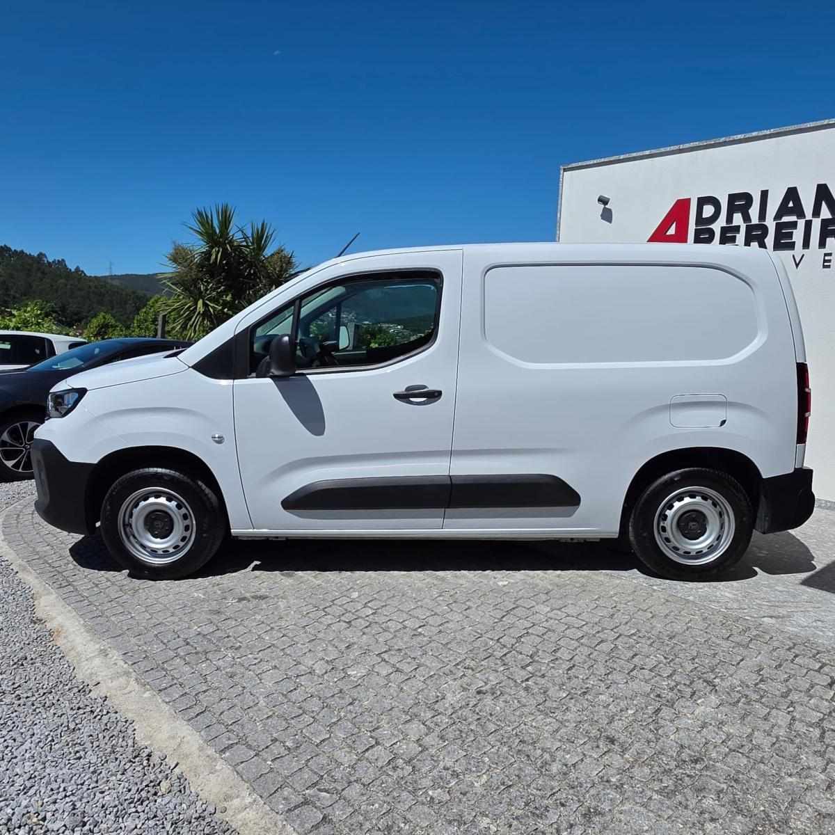 peugeot-partner-2025-diesel-1499cc