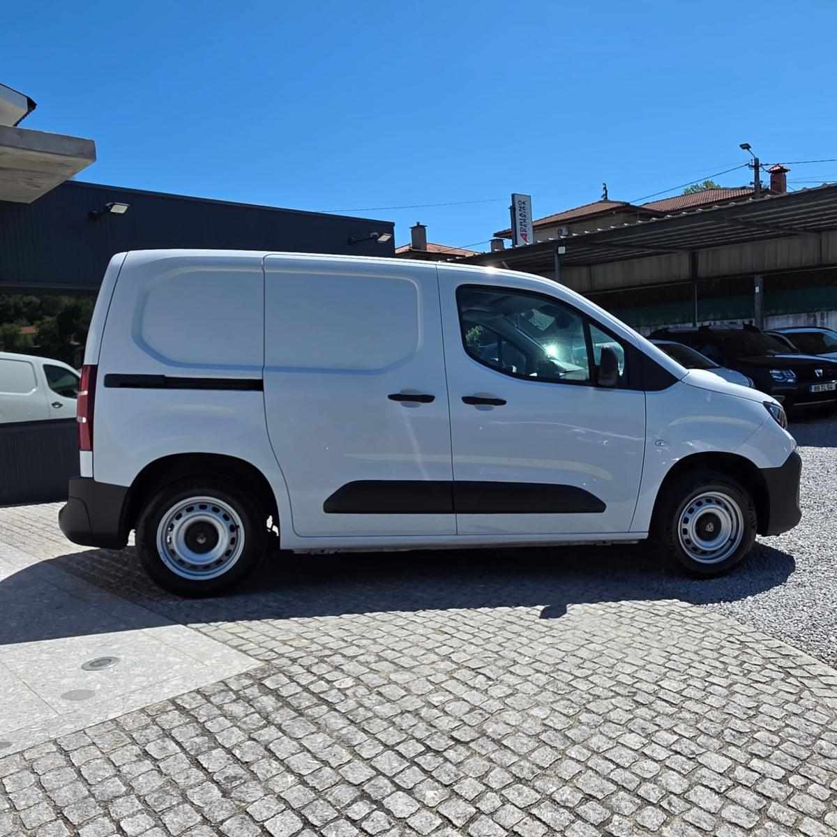 peugeot-partner-2025-diesel-1499cc