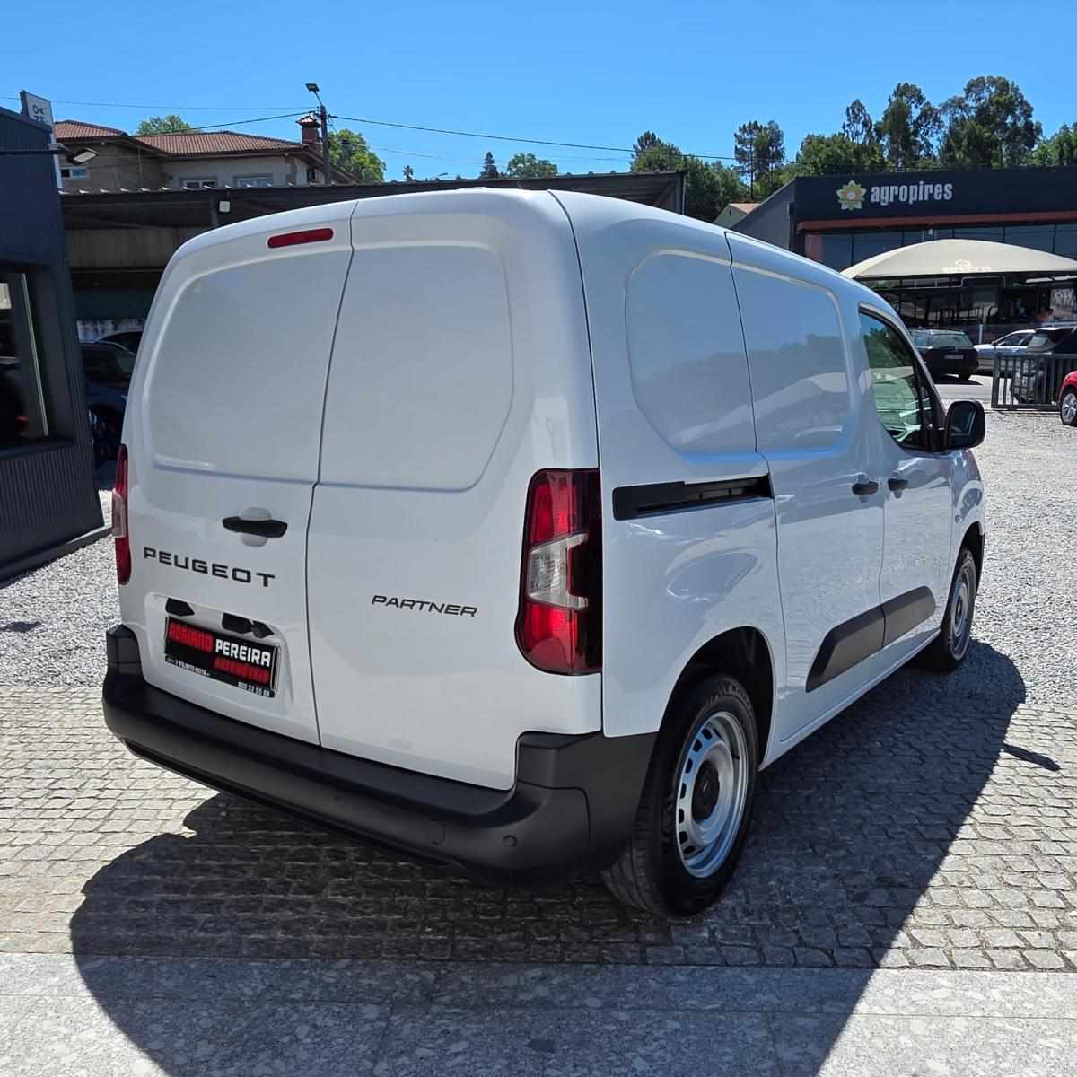 peugeot-partner-2025-diesel-1499cc