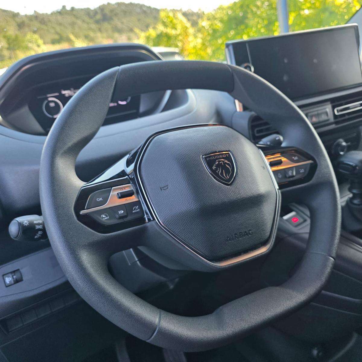 peugeot-partner-2025-diesel-1499cc