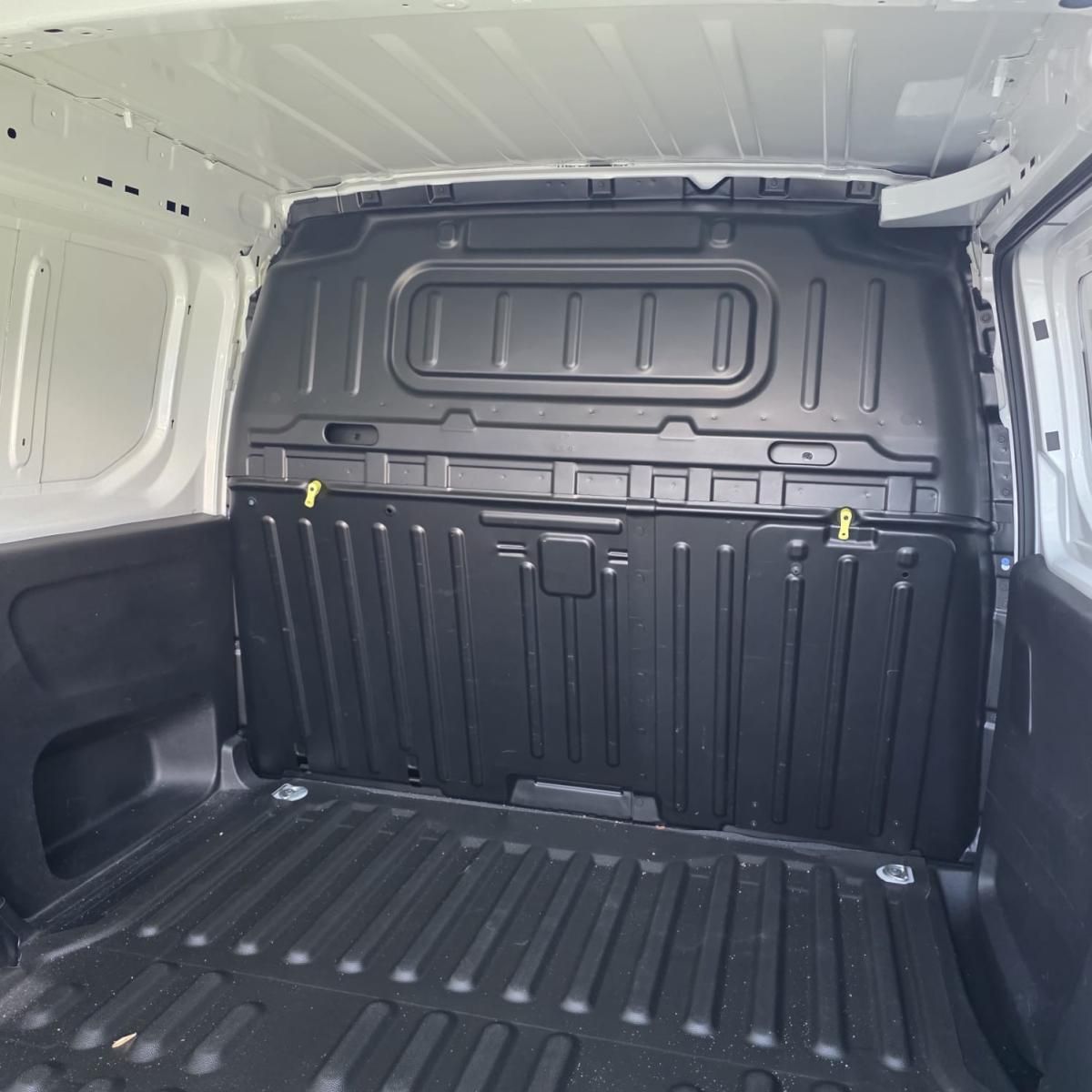 peugeot-partner-2025-diesel-1499cc