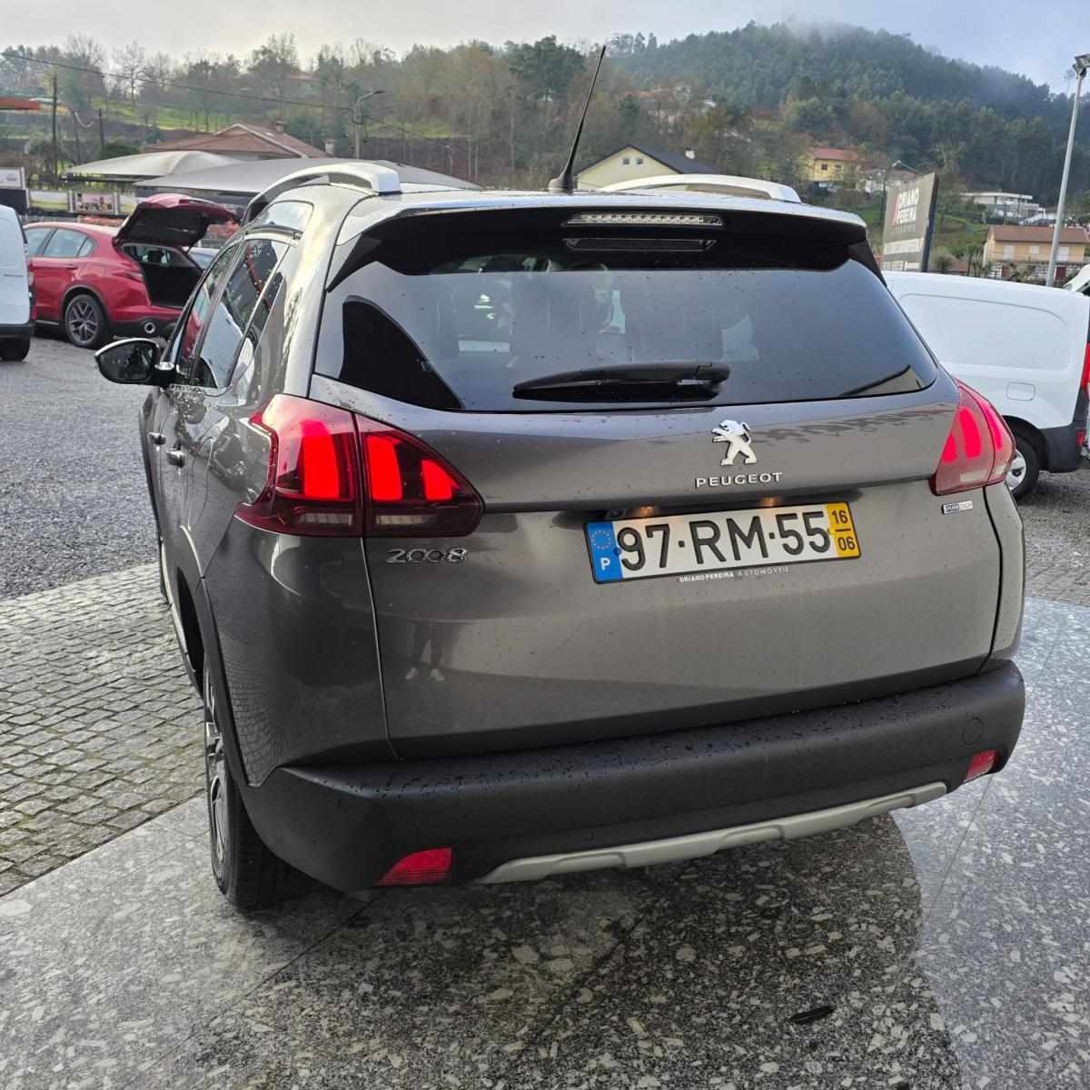peugeot-2008-2016-gasolina-1199cc