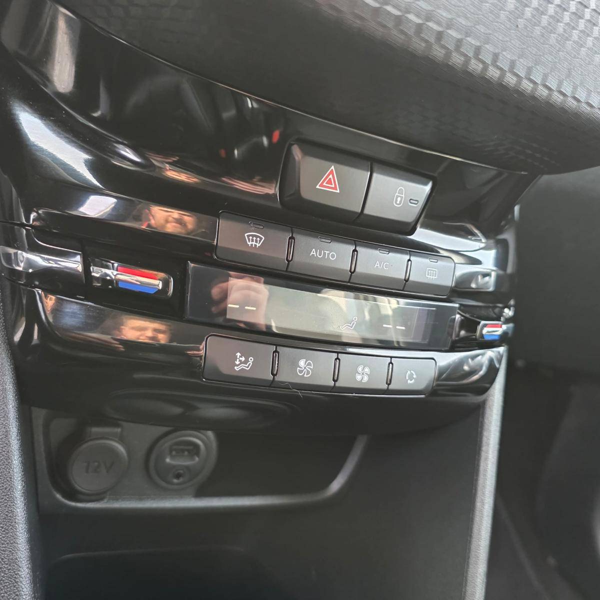 peugeot-2008-2016-gasolina-1199cc