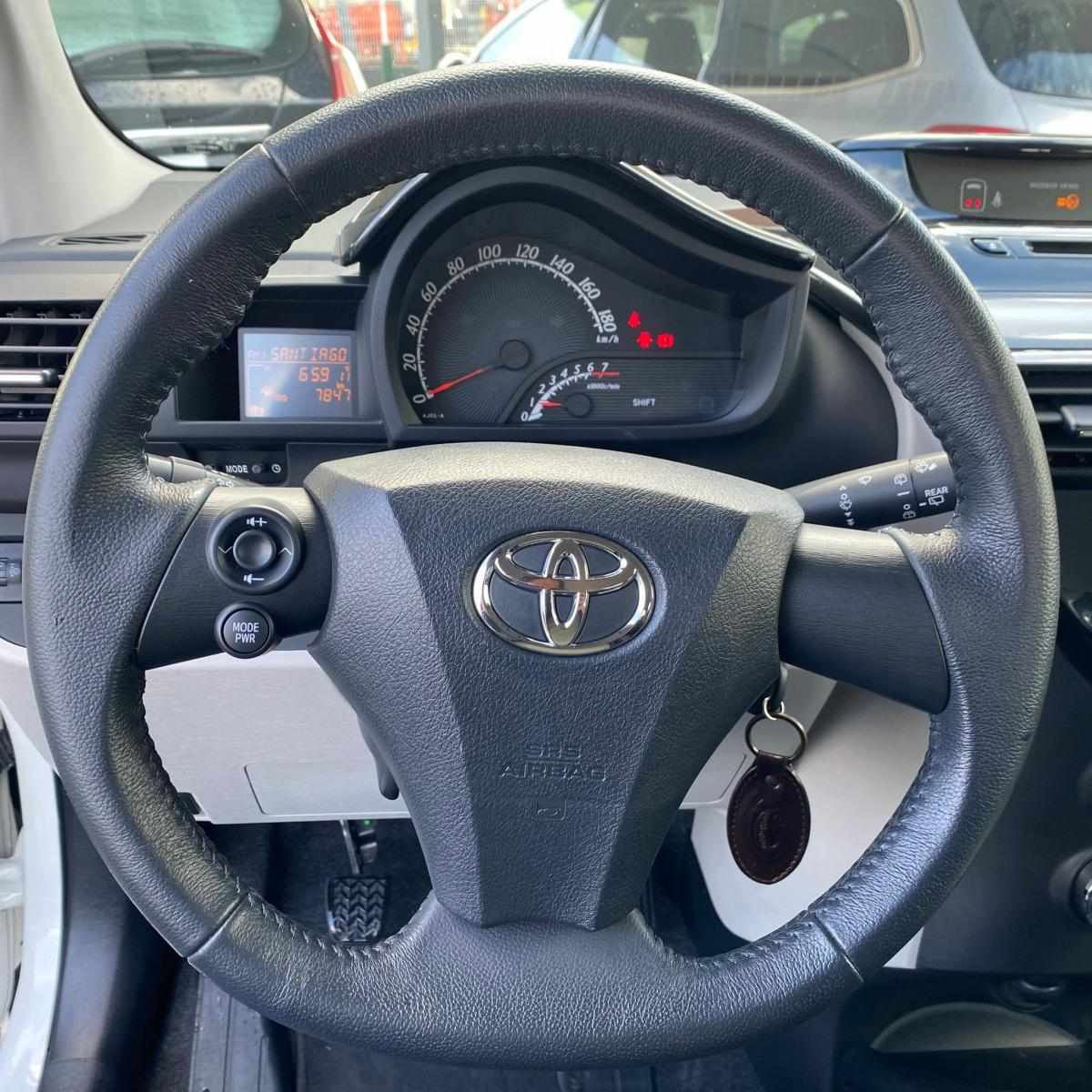 toyota-iq-2013-gasolina-998cc