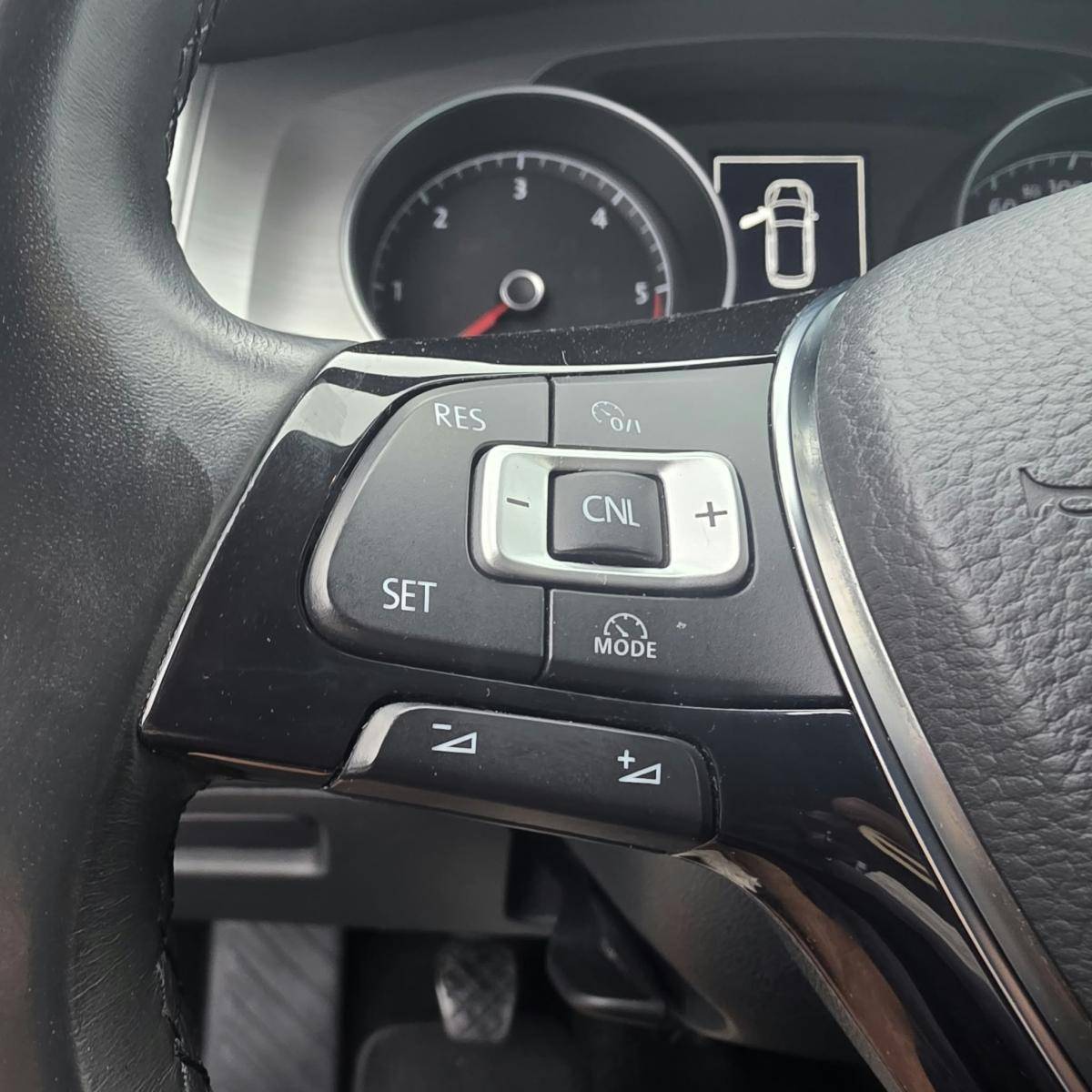 volkswagen-golf-variant-2016-diesel-1598cc