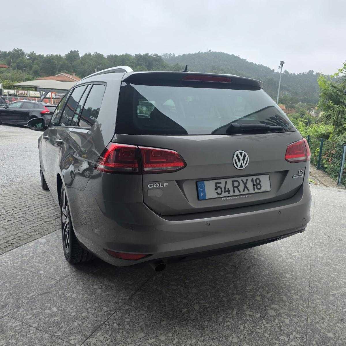 volkswagen-golf-variant-2016-diesel-1598cc