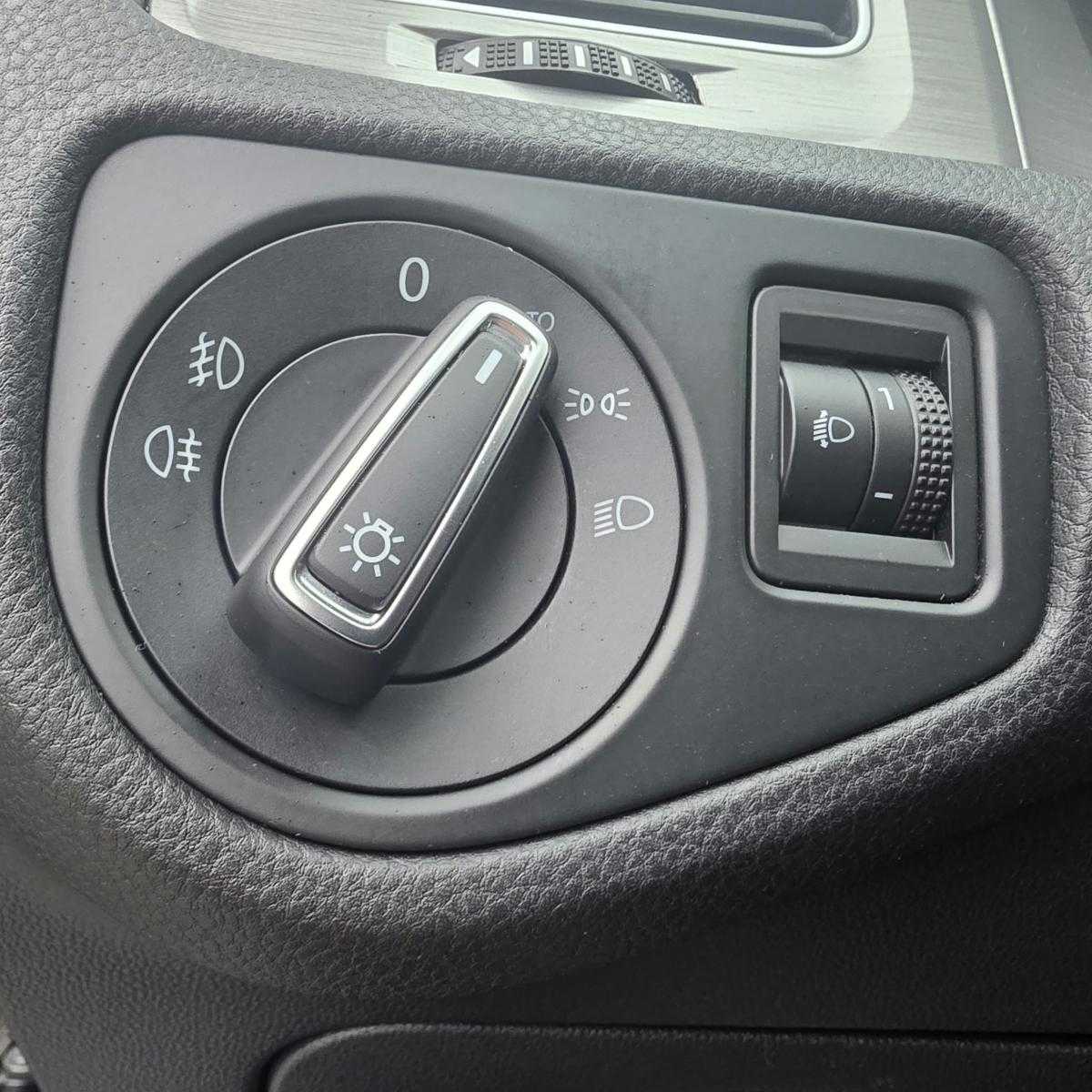 volkswagen-golf-variant-2016-diesel-1598cc