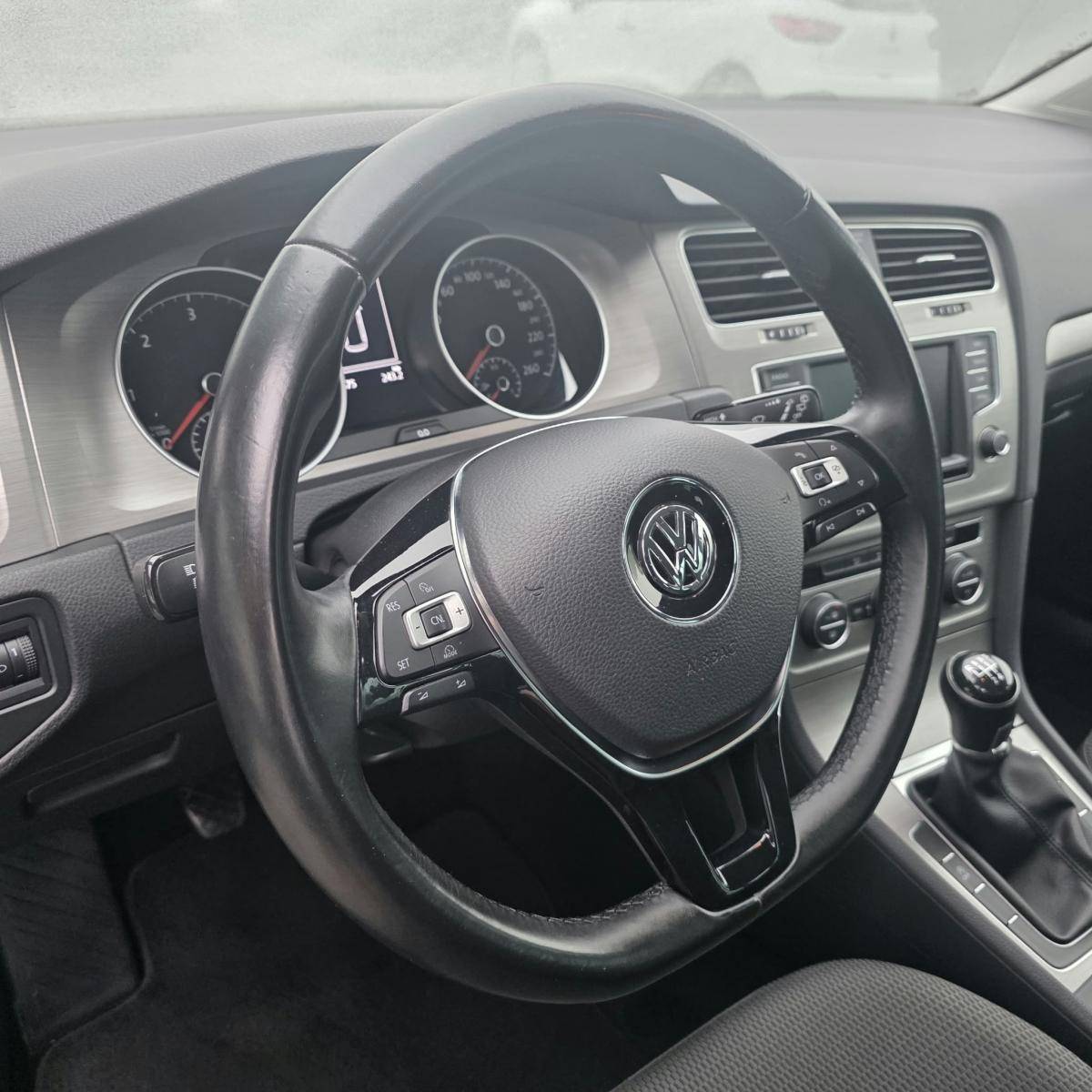 volkswagen-golf-variant-2016-diesel-1598cc