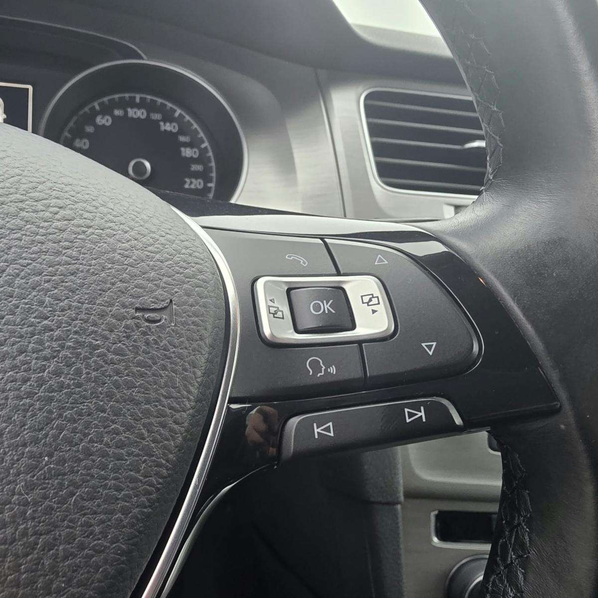 volkswagen-golf-variant-2016-diesel-1598cc