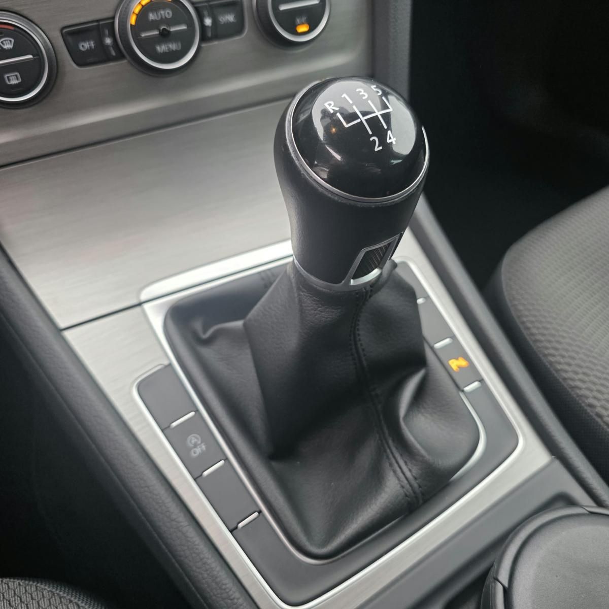 volkswagen-golf-variant-2016-diesel-1598cc