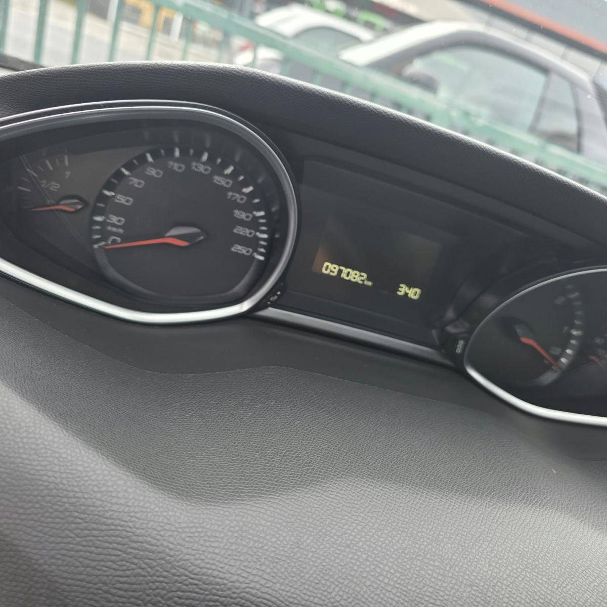 peugeot-308-2016-diesel-1560cc