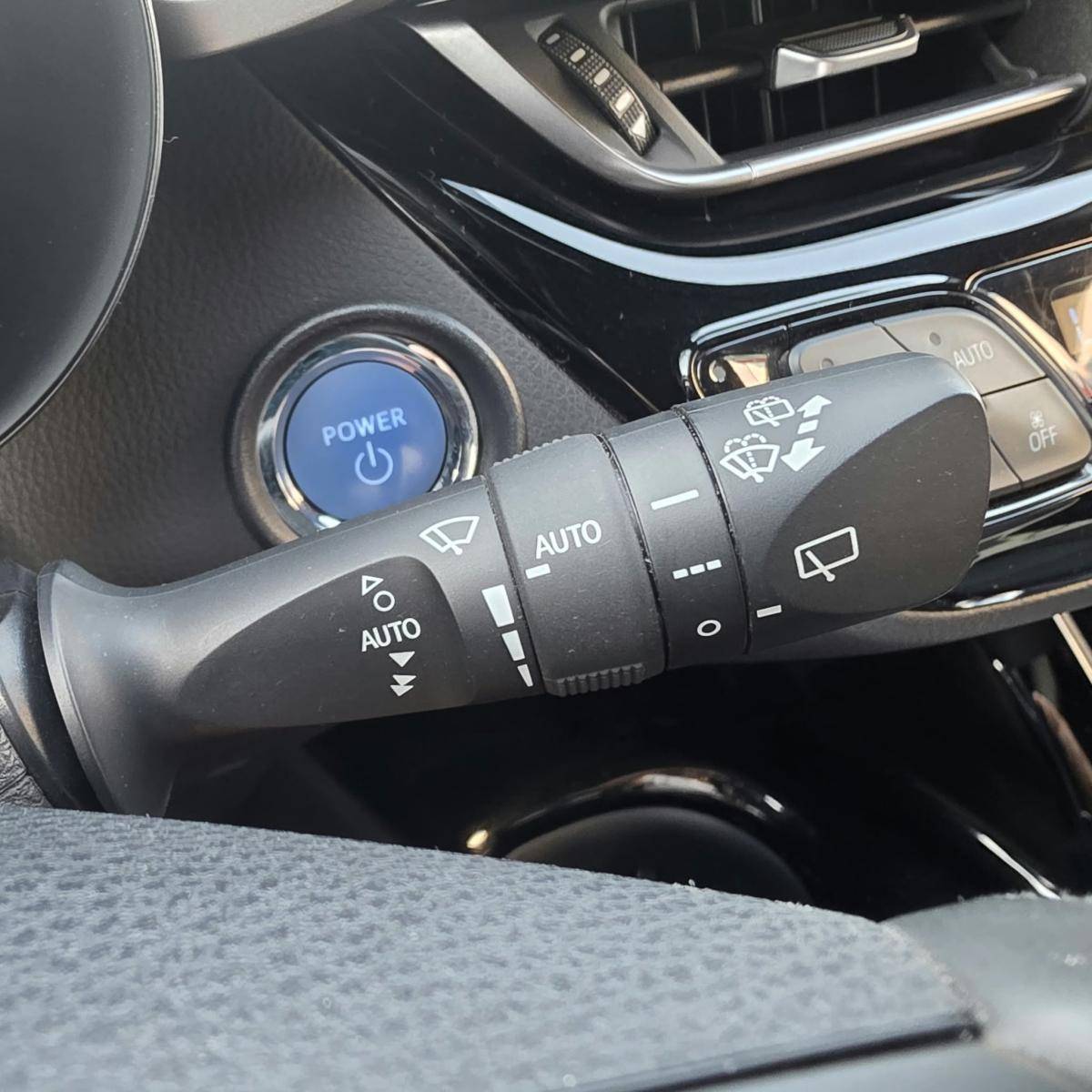 toyota-c-hr-2019-hibrido-a-gasolina-1798cc