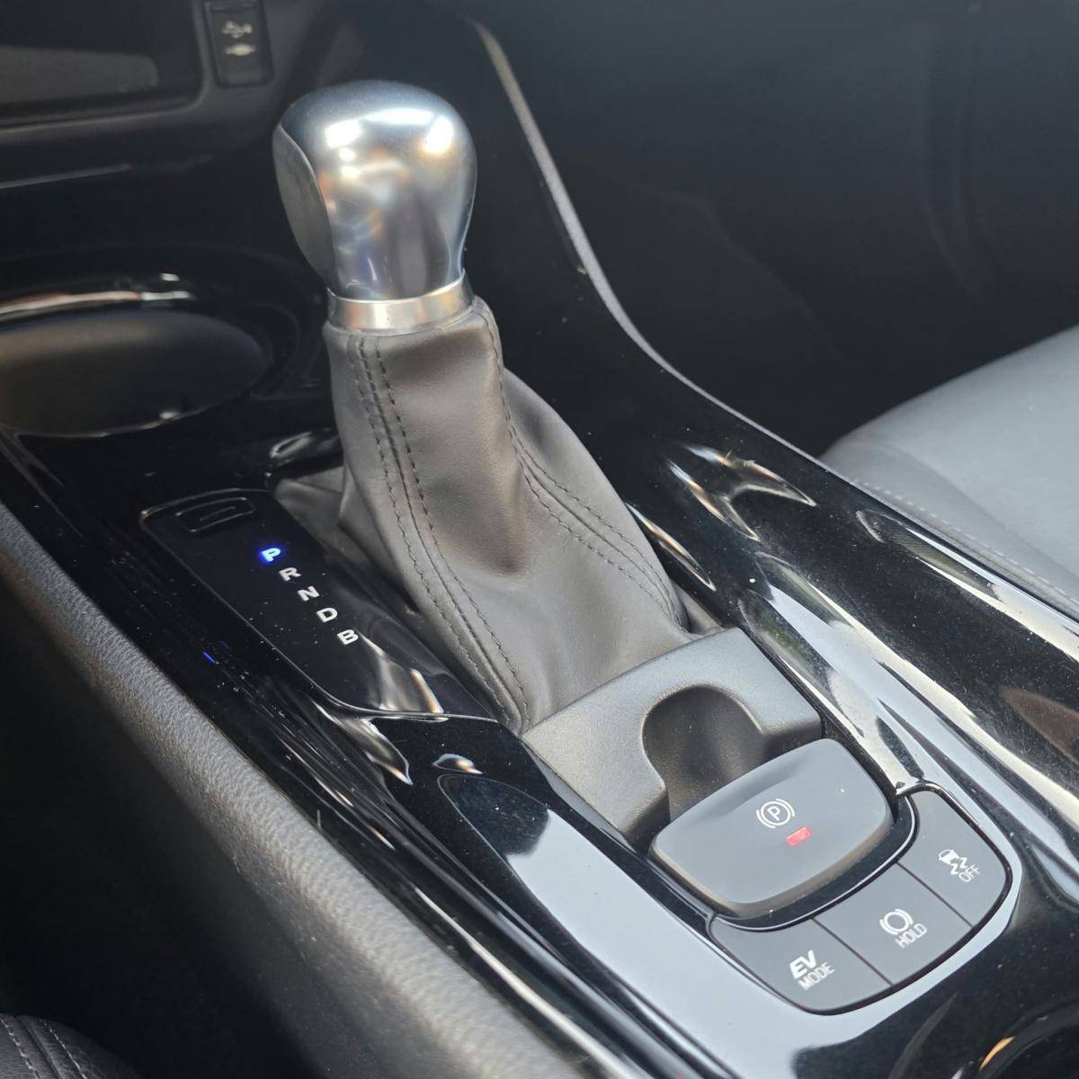toyota-c-hr-2019-hibrido-a-gasolina-1798cc