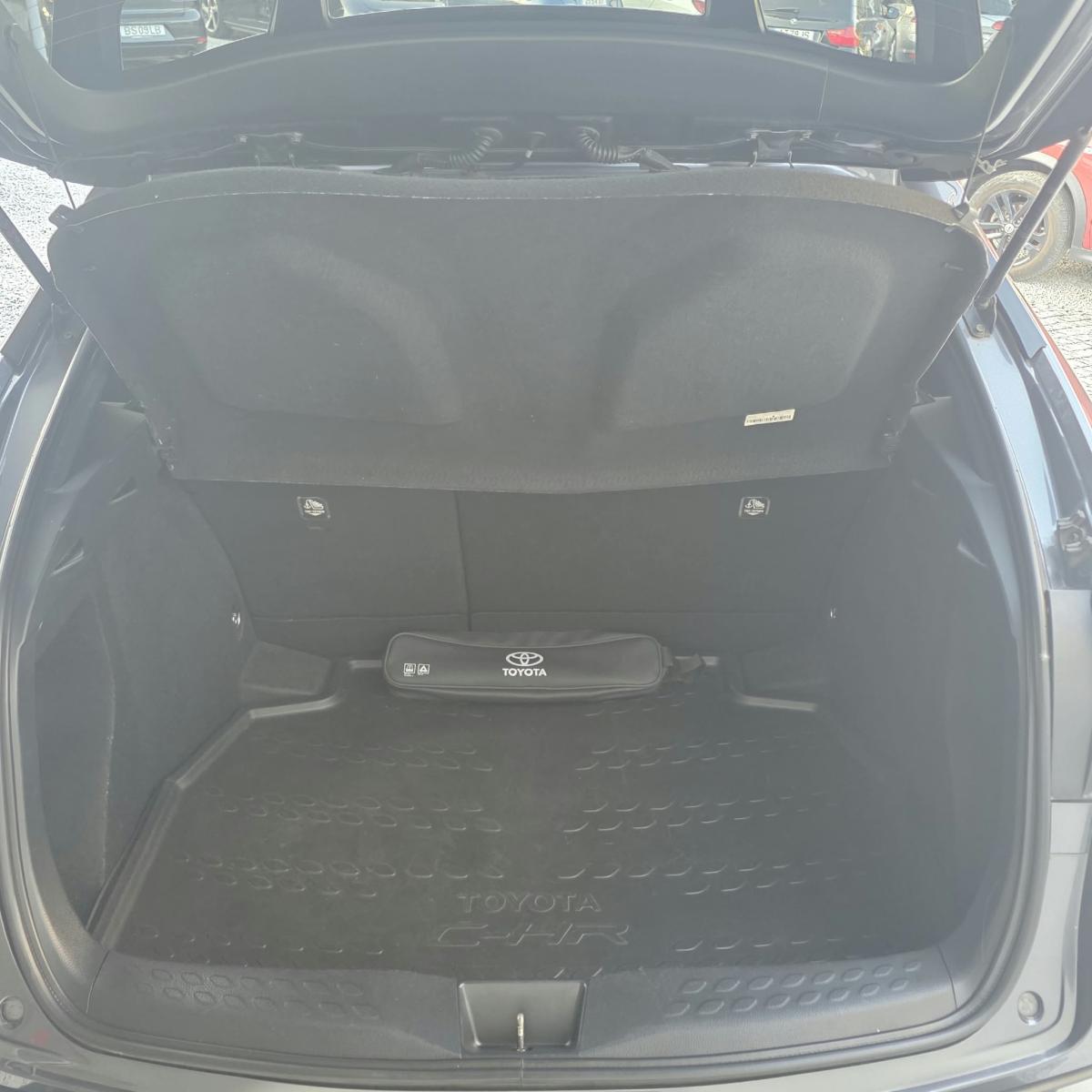 toyota-c-hr-2019-hibrido-a-gasolina-1798cc