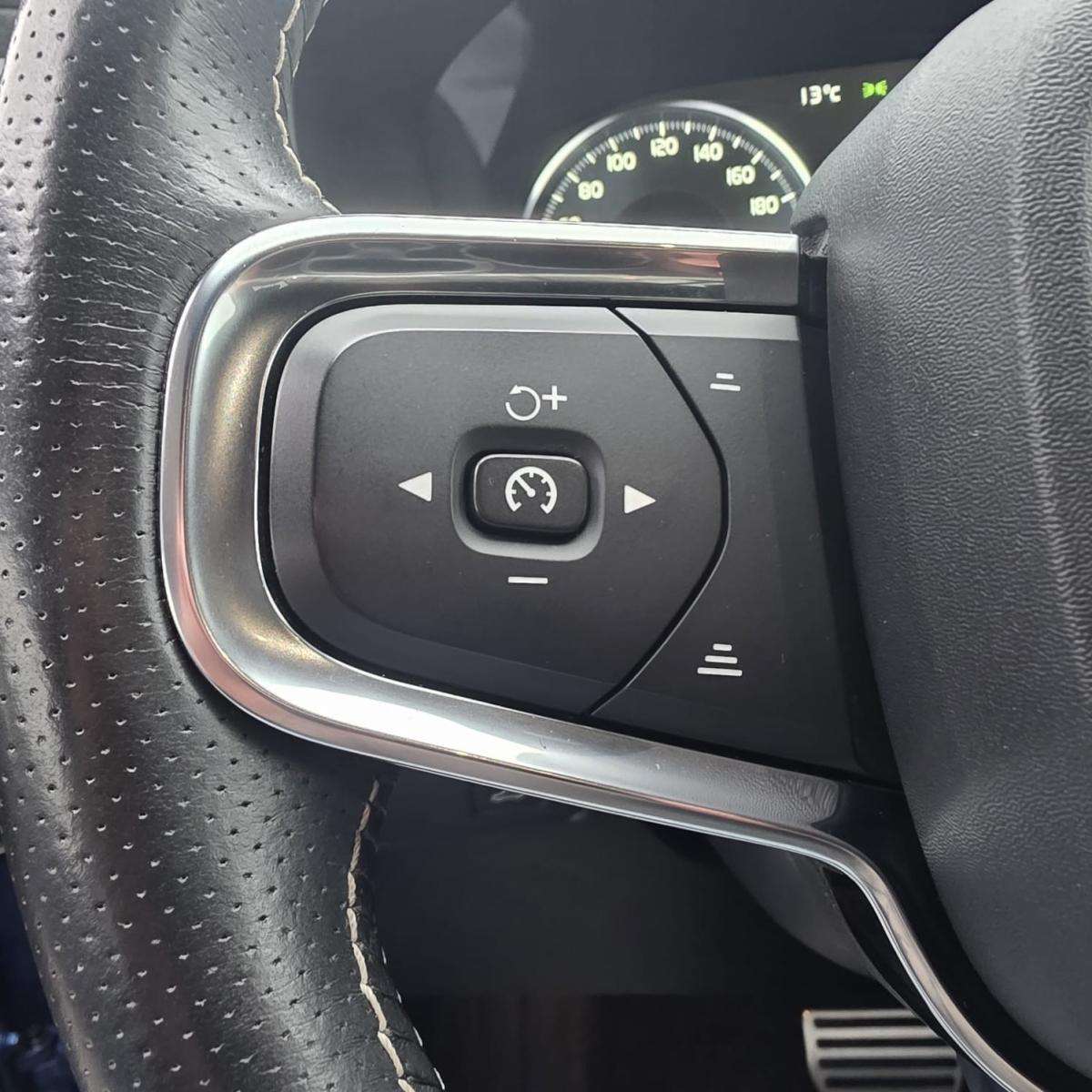 volvo-xc40-2018-diesel-1969cc