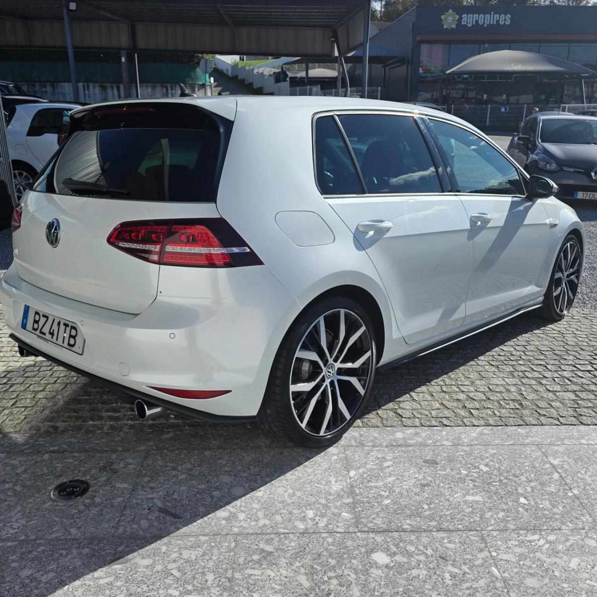 volkswagen-golf-2013-gasolina-1984cc