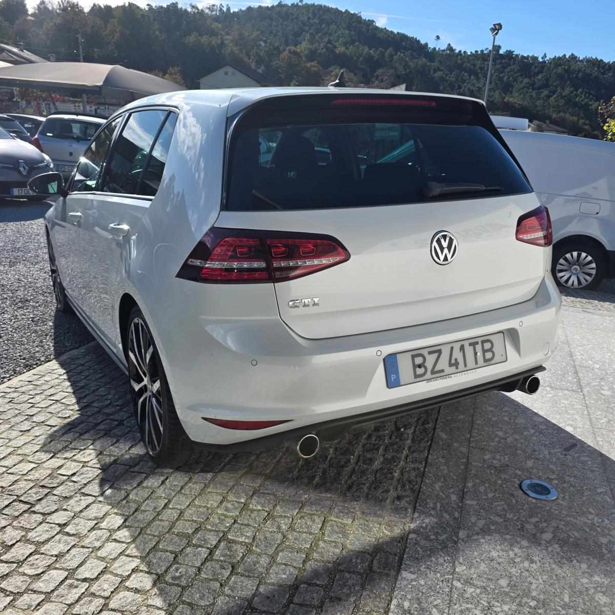 volkswagen-golf-2013-gasolina-1984cc