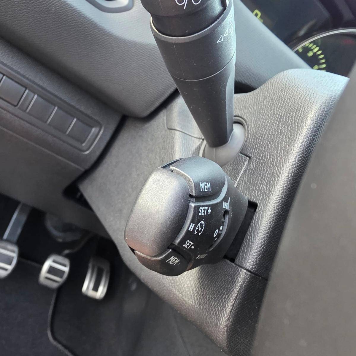peugeot-308-sw-2016-diesel-1560cc