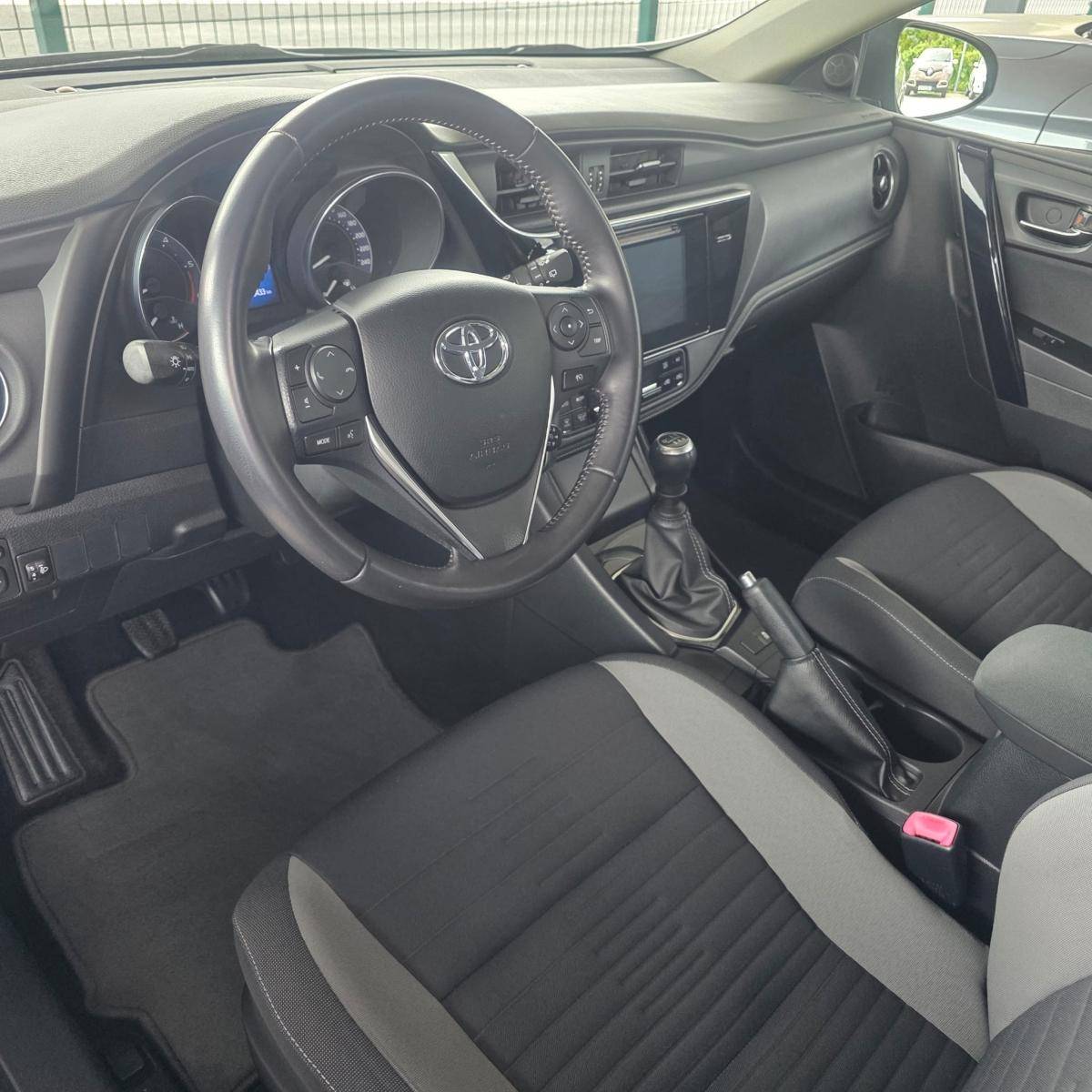 toyota-auris-2015-diesel-1364cc