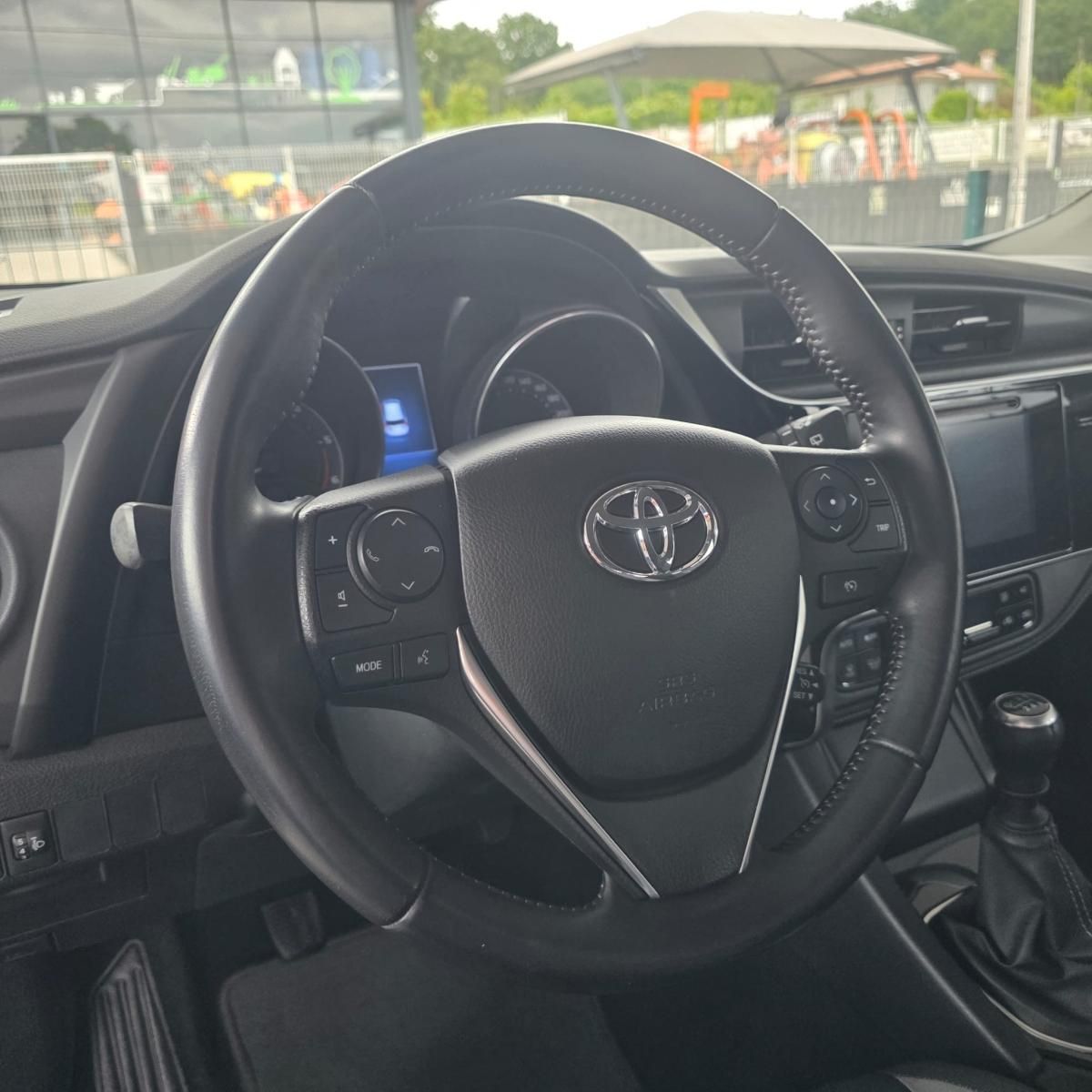 toyota-auris-2015-diesel-1364cc