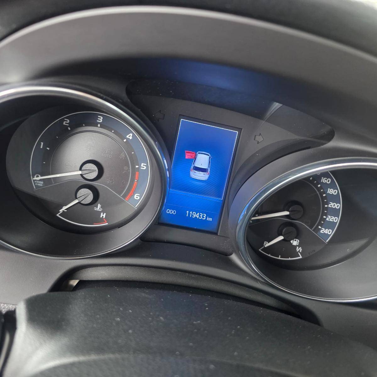 toyota-auris-2015-diesel-1364cc