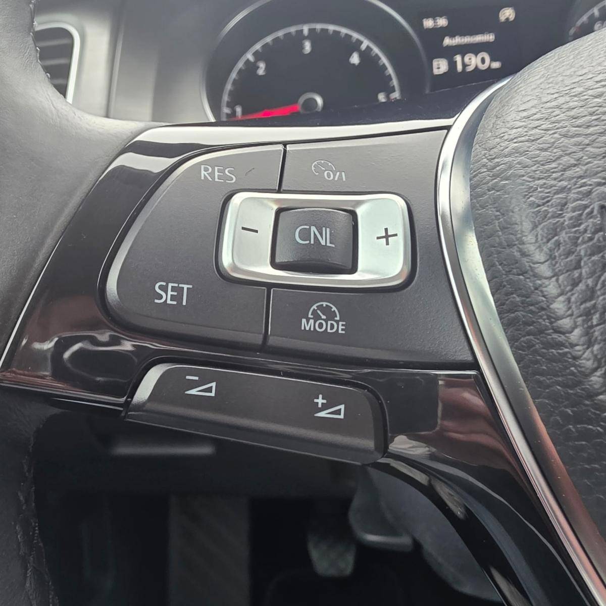 volkswagen-golf-2013-diesel-1598cc