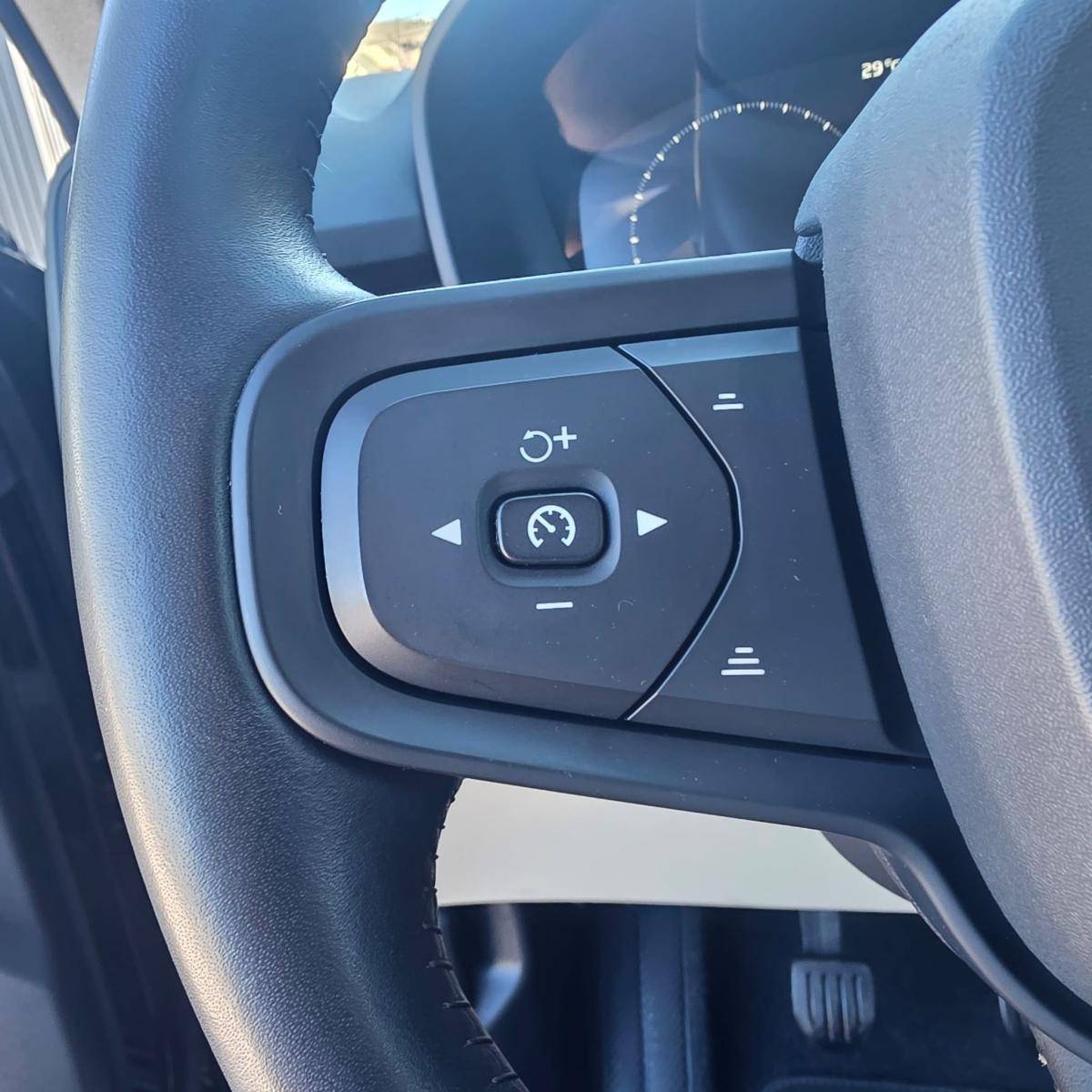 volvo-xc40-2019-gasolina-1477cc