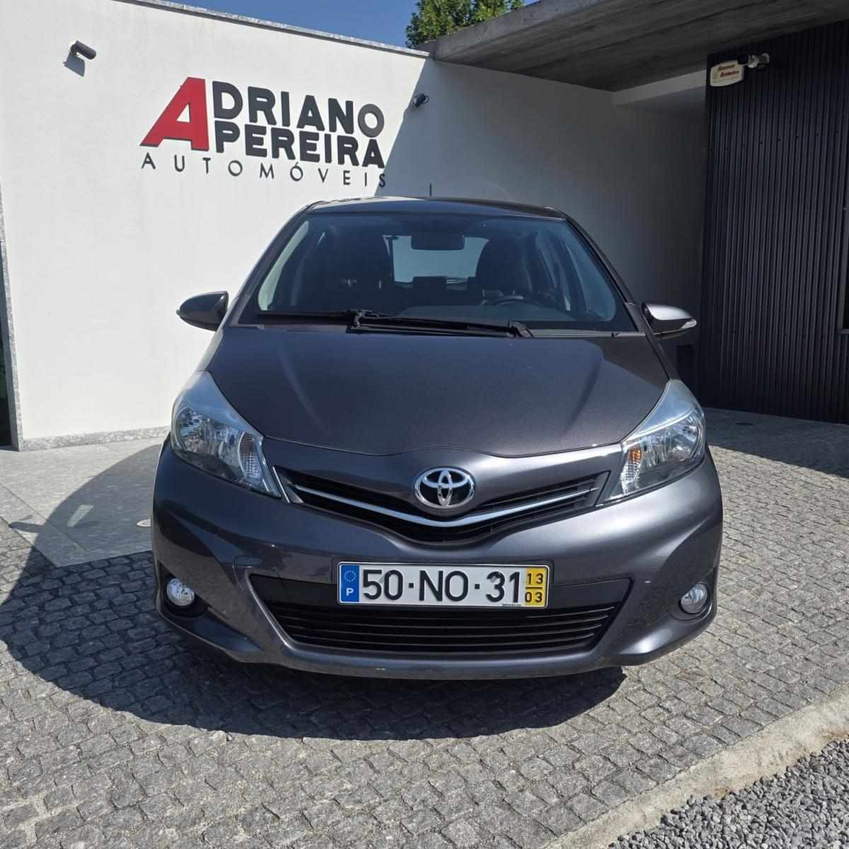 toyota-yaris-2013-gasolina-998cc