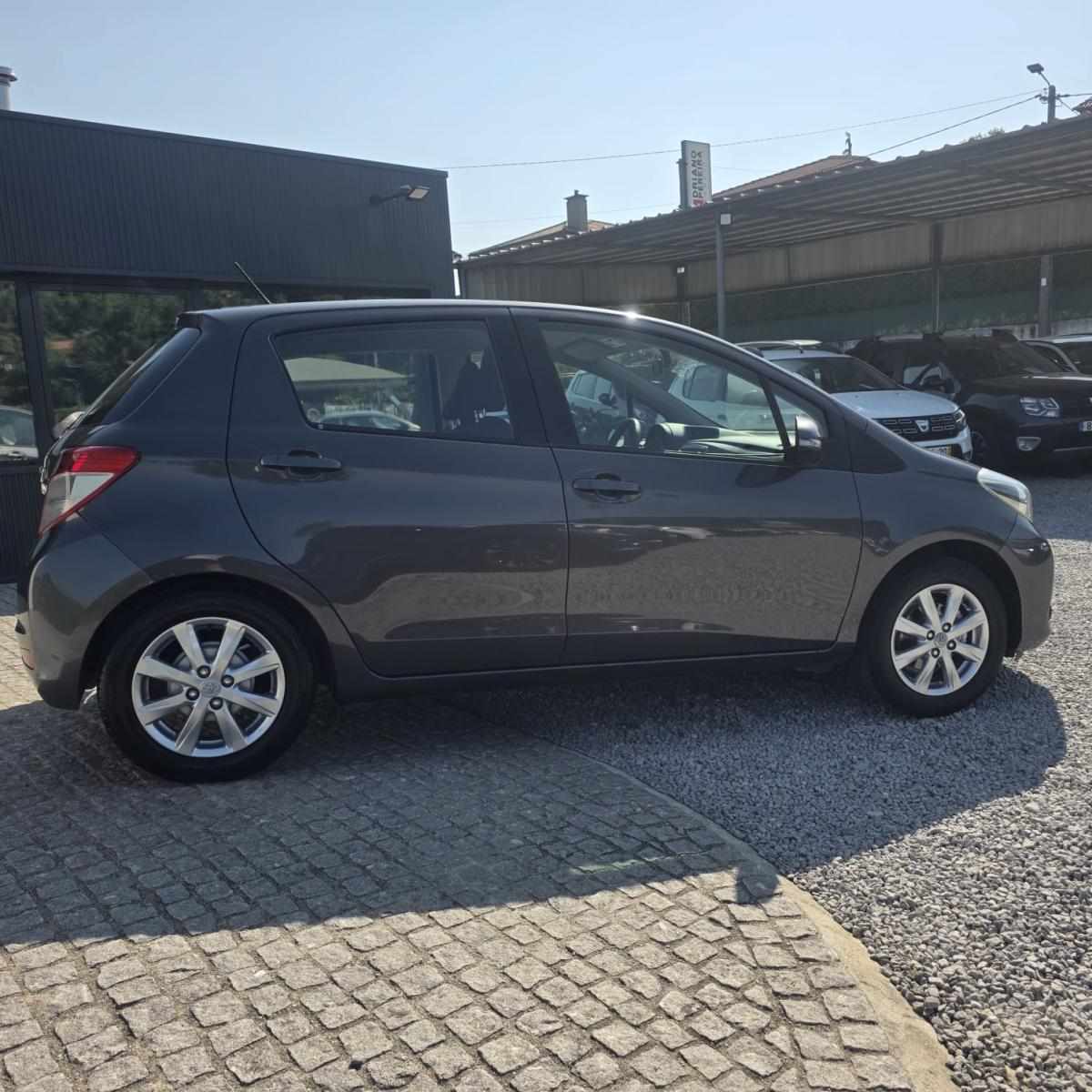 toyota-yaris-2013-gasolina-998cc