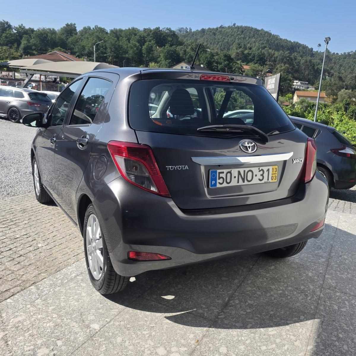 toyota-yaris-2013-gasolina-998cc