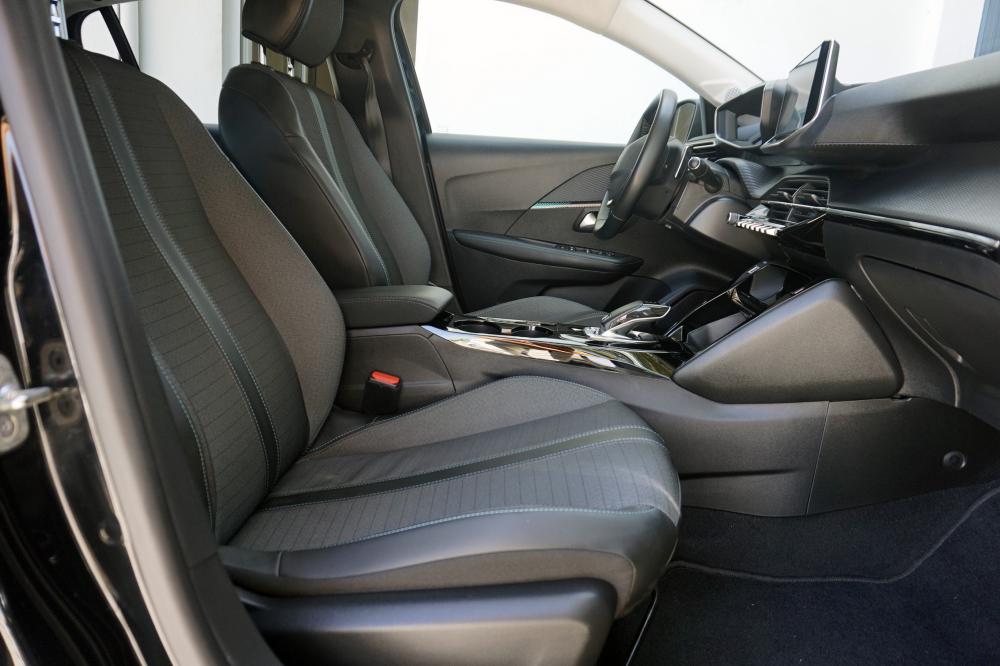 peugeot-208-2021-gasolina-1199cc