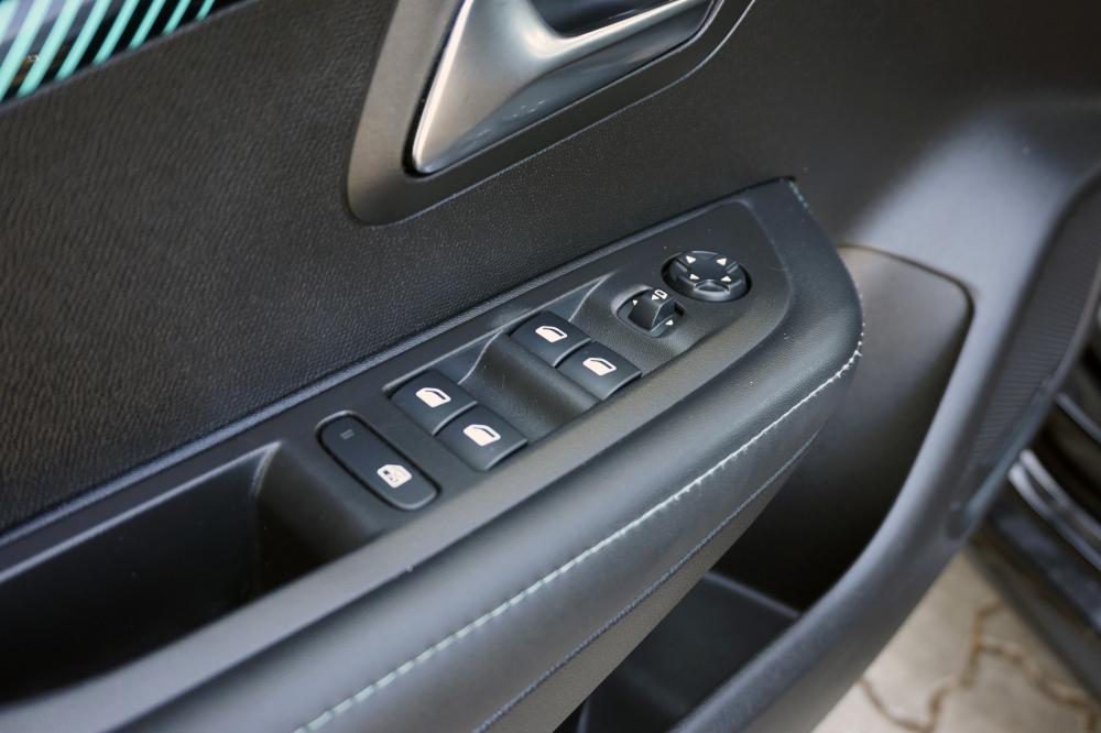 peugeot-208-2021-gasolina-1199cc